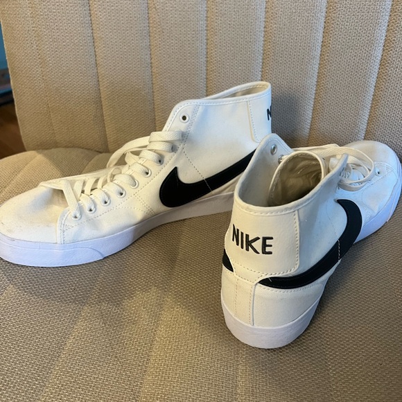 Nike Blazers men’s 10 womens 11.5 - Picture 2 of 3